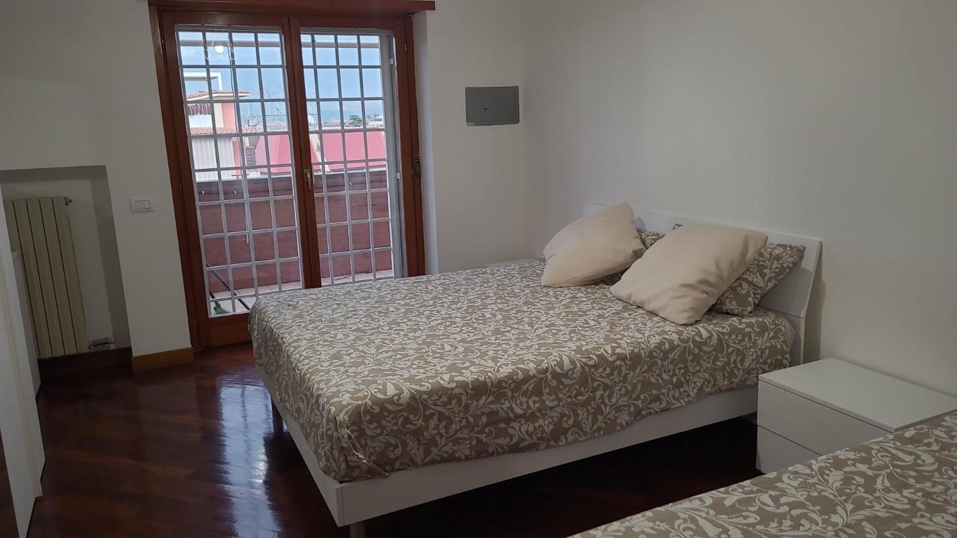 St Peter Terrace View Attic *