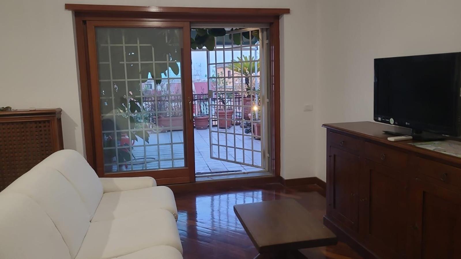 St Peter Terrace View Attic *